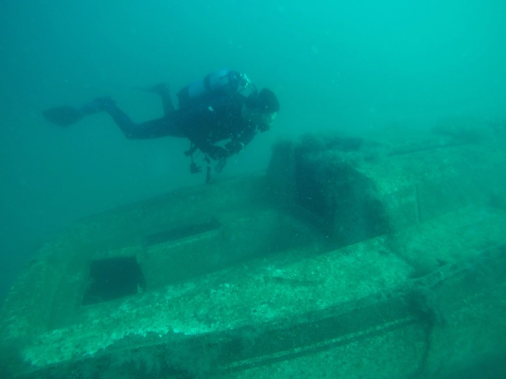 SUBNET DIVING
ŠOLA POTAPLJANAJA
VODENI POTOPI
IZPOSOJA OPREME
UPORABA CENTRA
FOTO ALEŠ SULIČ