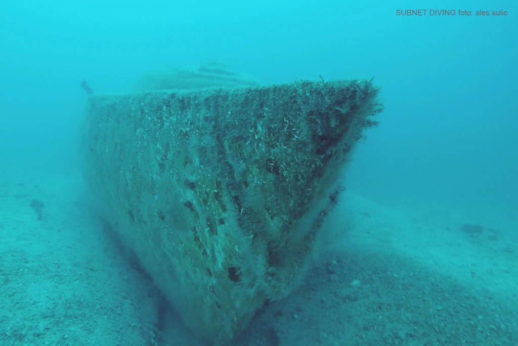 SUBNET DIVING
ŠOLA POTAPLJANAJA
VODENI POTOPI
IZPOSOJA OPREME
UPORABA CENTRA
FOTO ALEŠ SULIČ